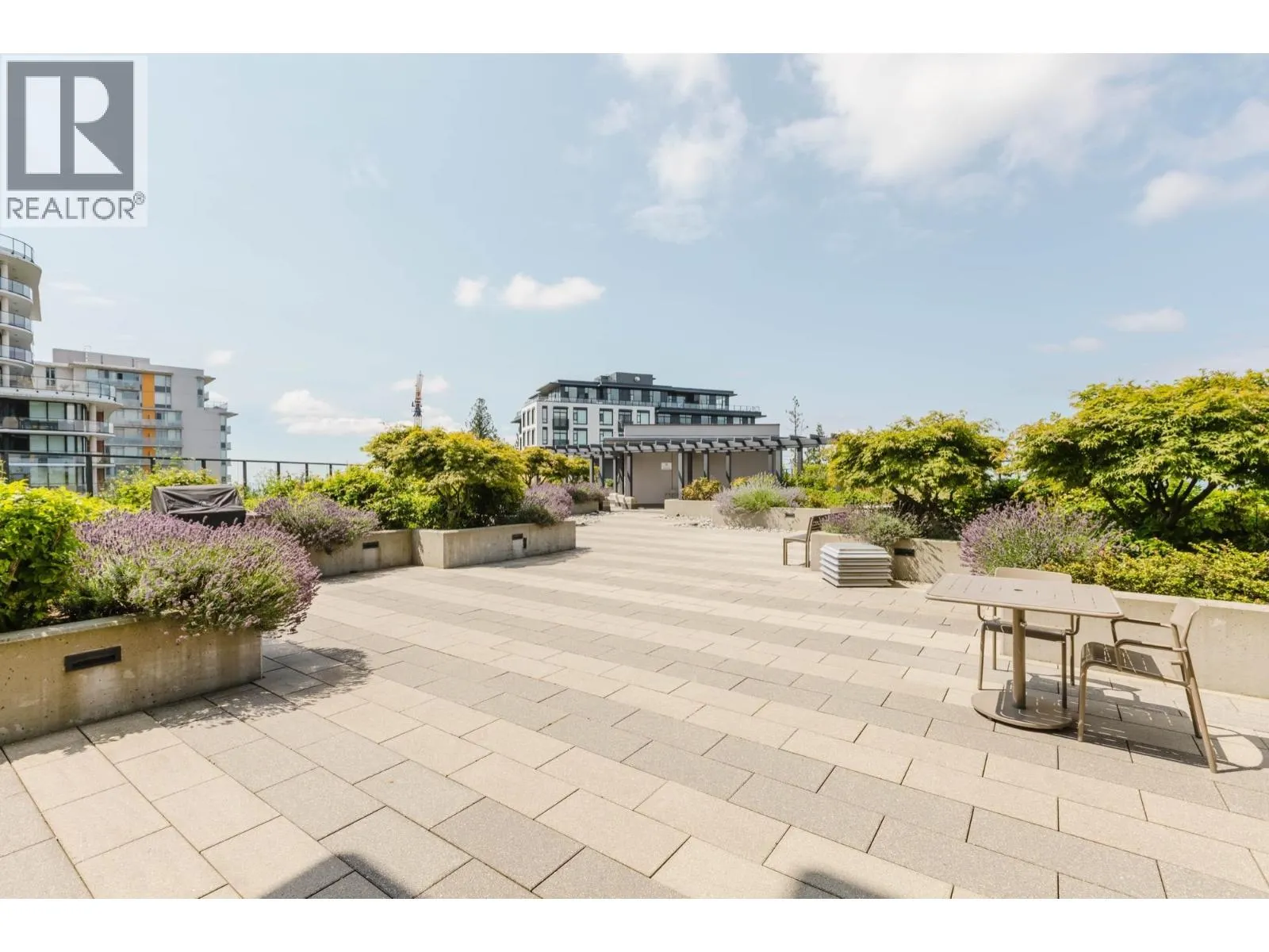 909 8850 UNIVERSITY CRESCENT