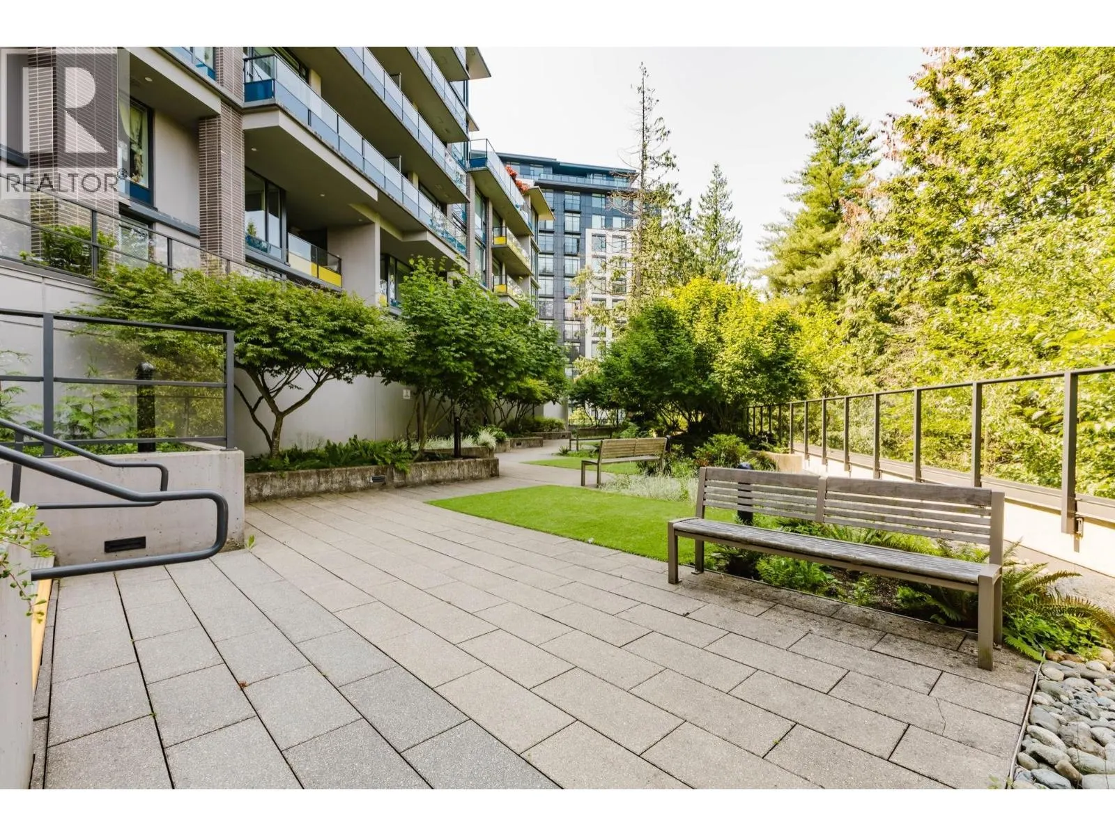 909 8850 UNIVERSITY CRESCENT