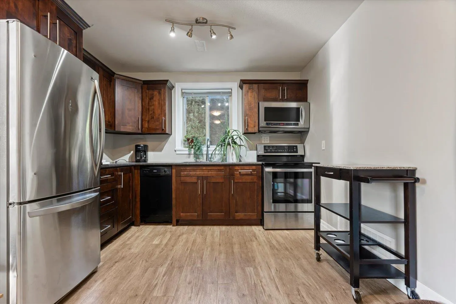 6898 CHEAM AVENUE|Agassiz