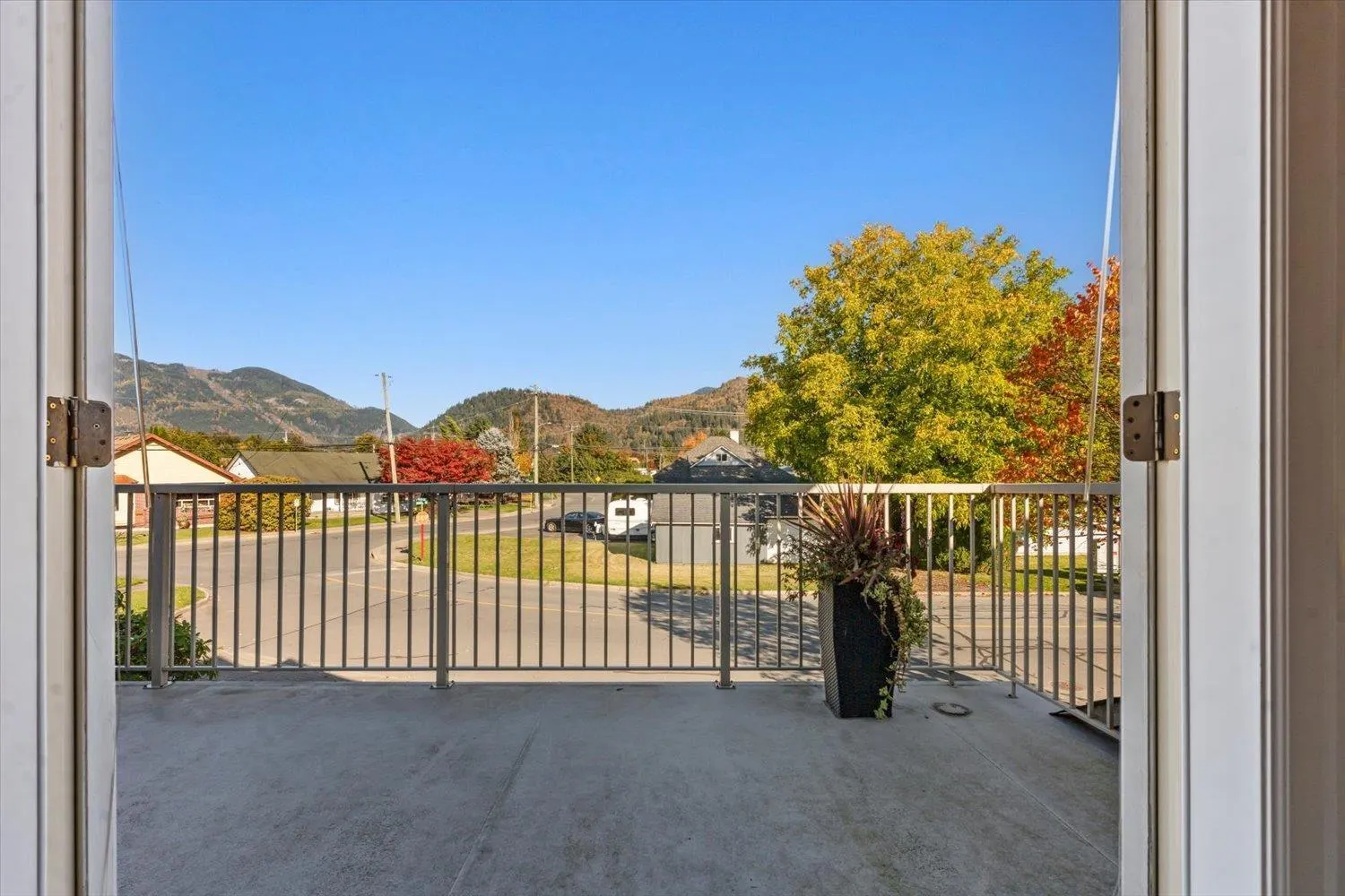 6898 CHEAM AVENUE|Agassiz