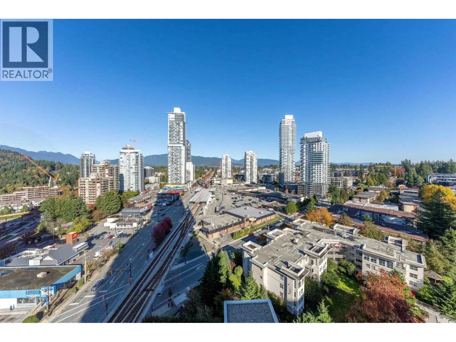 1702 518 CLARKE ROAD