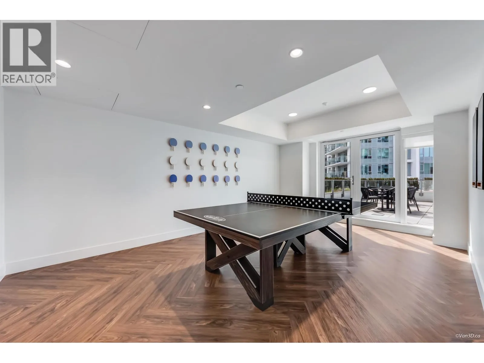 1702 518 CLARKE ROAD