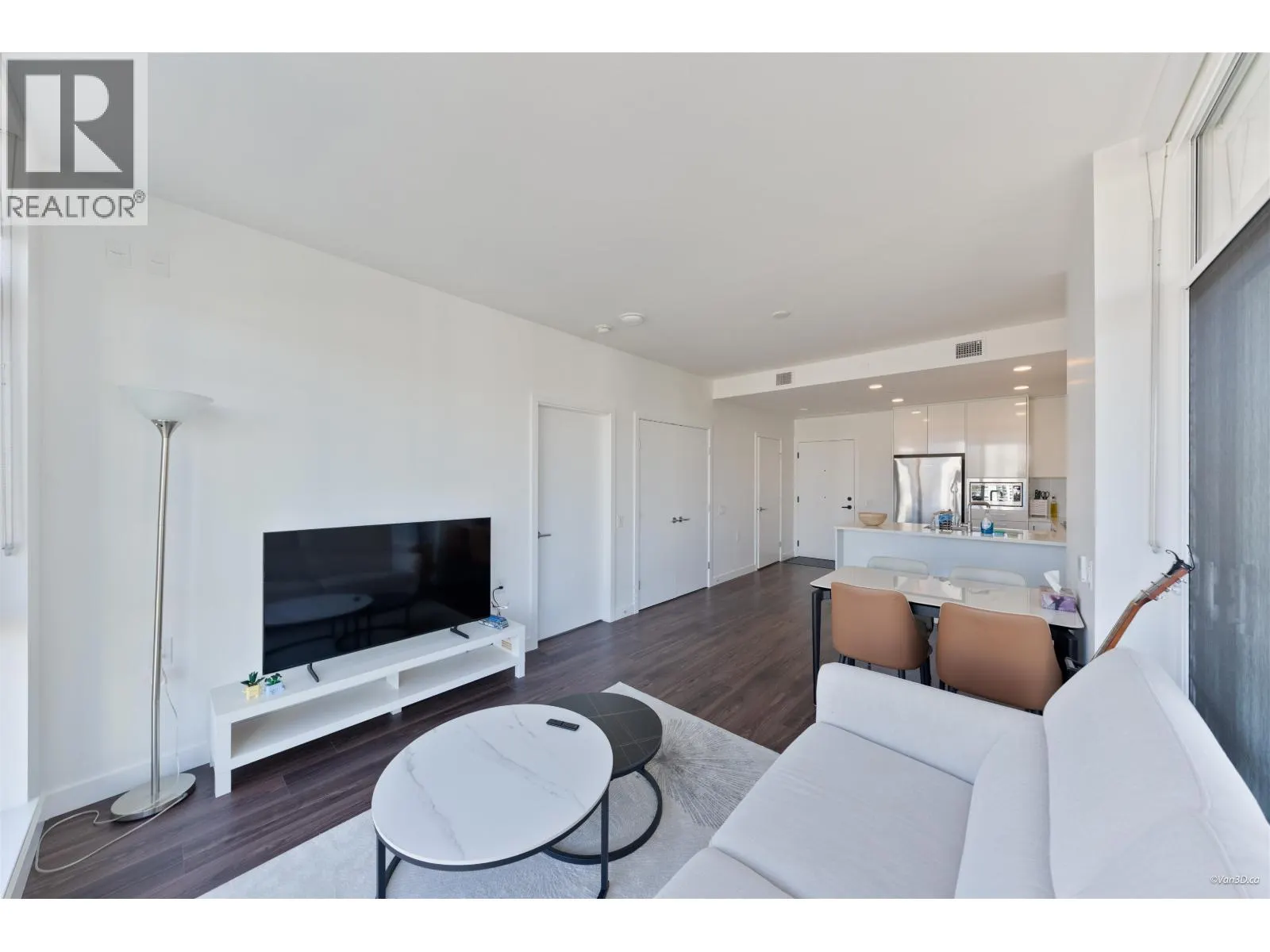 1702 518 CLARKE ROAD