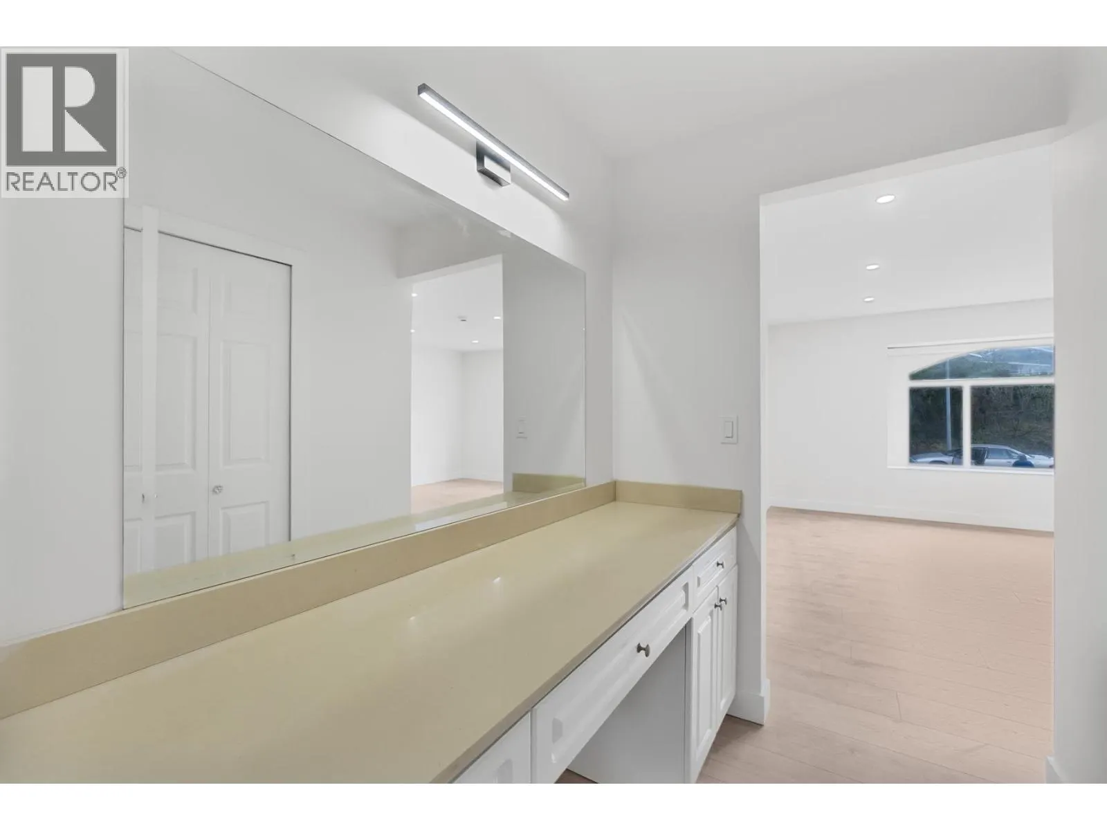 6998 FIELDING COURT