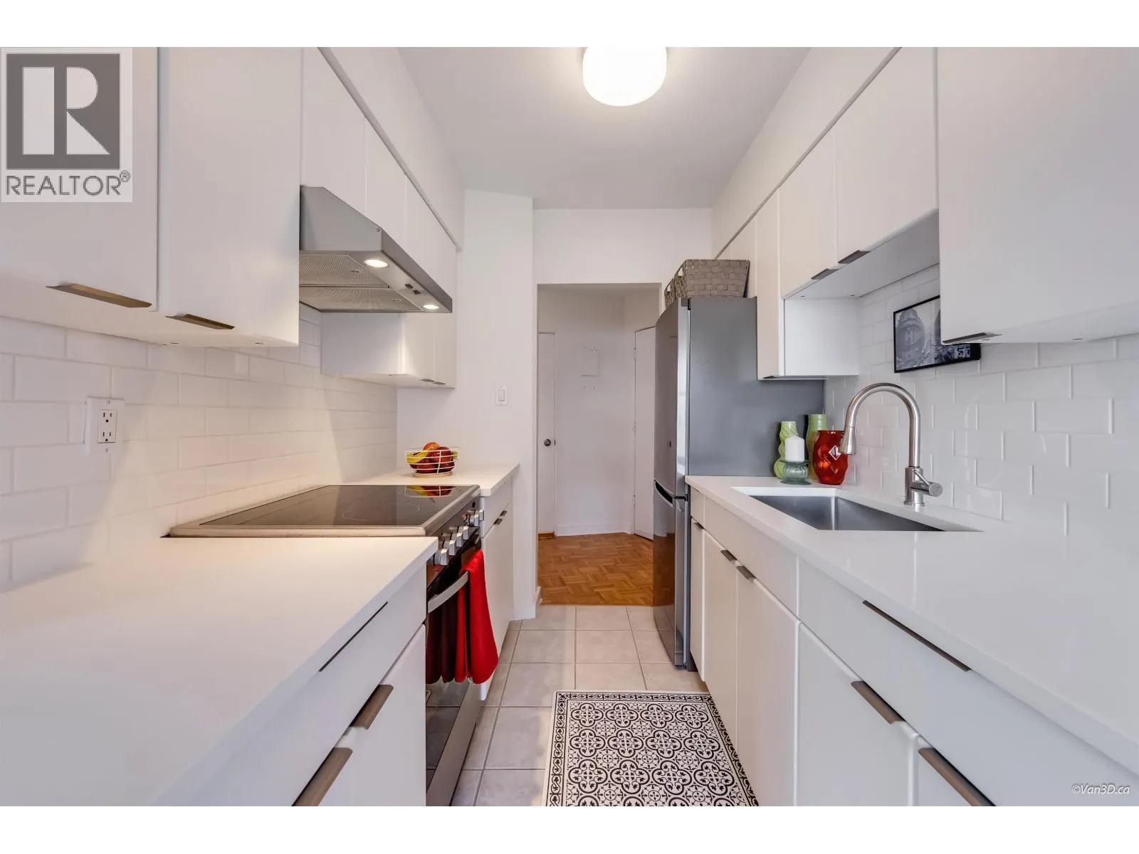 804 1930 MARINE DRIVE