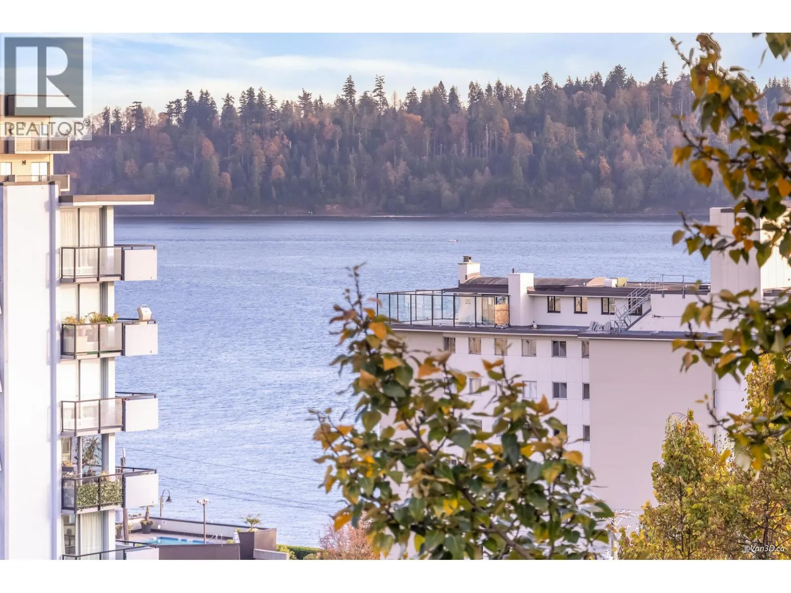 804 1930 MARINE DRIVE