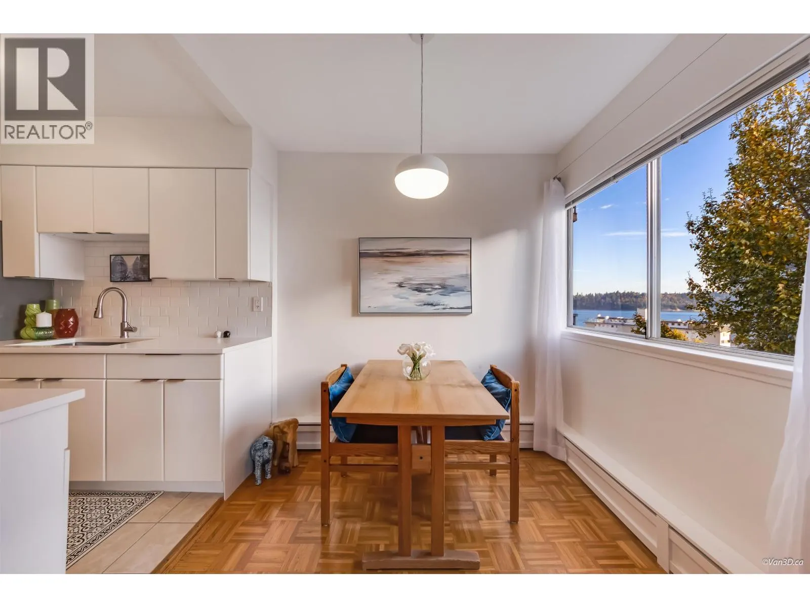 804 1930 MARINE DRIVE