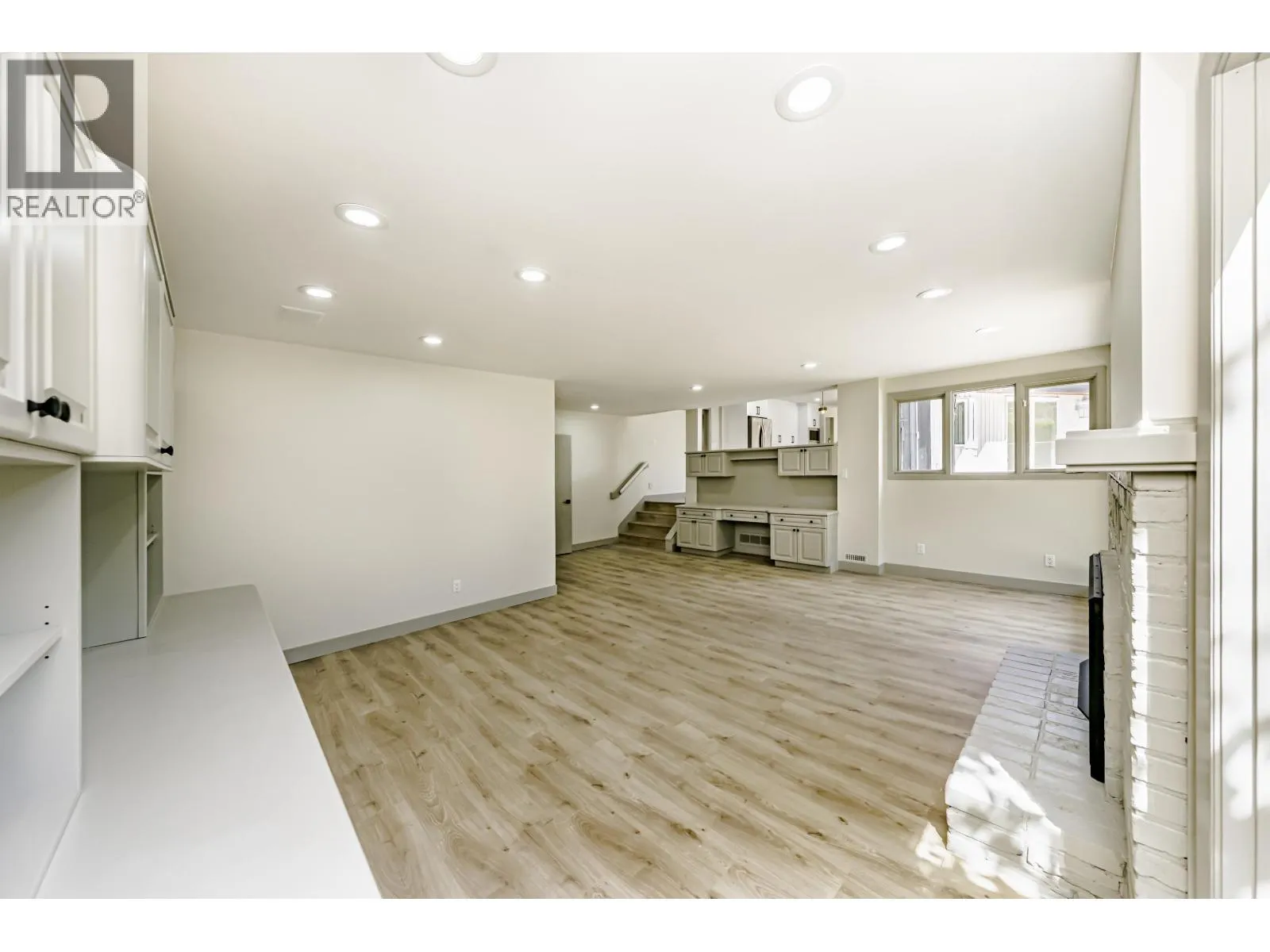 7516 LAMBETH DRIVE