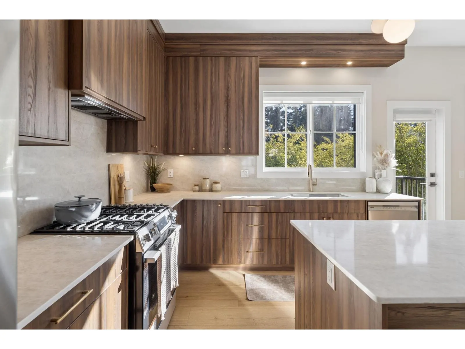 101 16042 9A AVENUE