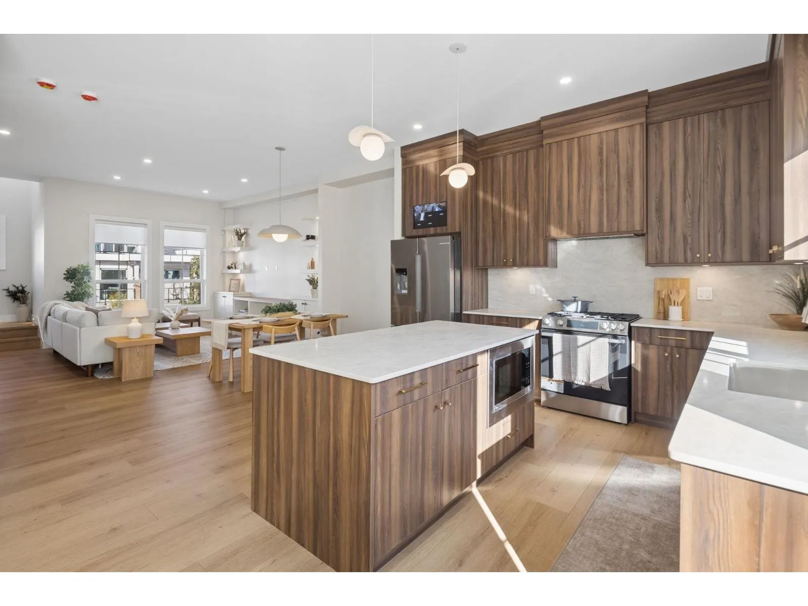 101 16042 9A AVENUE
