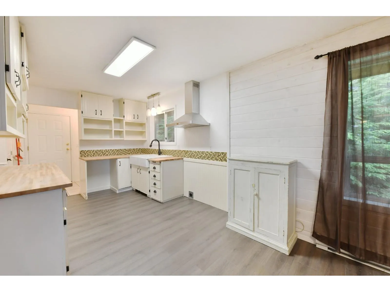 15011 ROOT ROUNDABOUT ROAD|Sunshine Valley