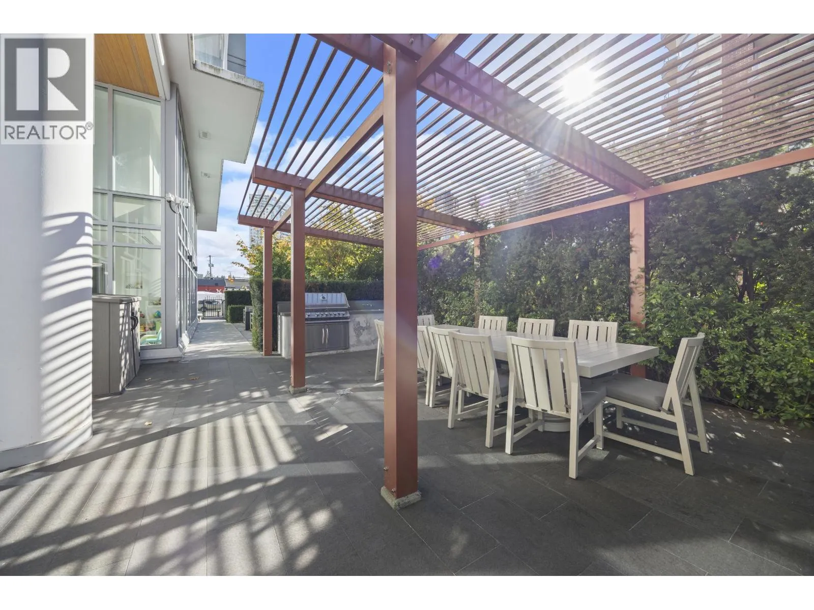 1401 520 COMO LAKE AVENUE