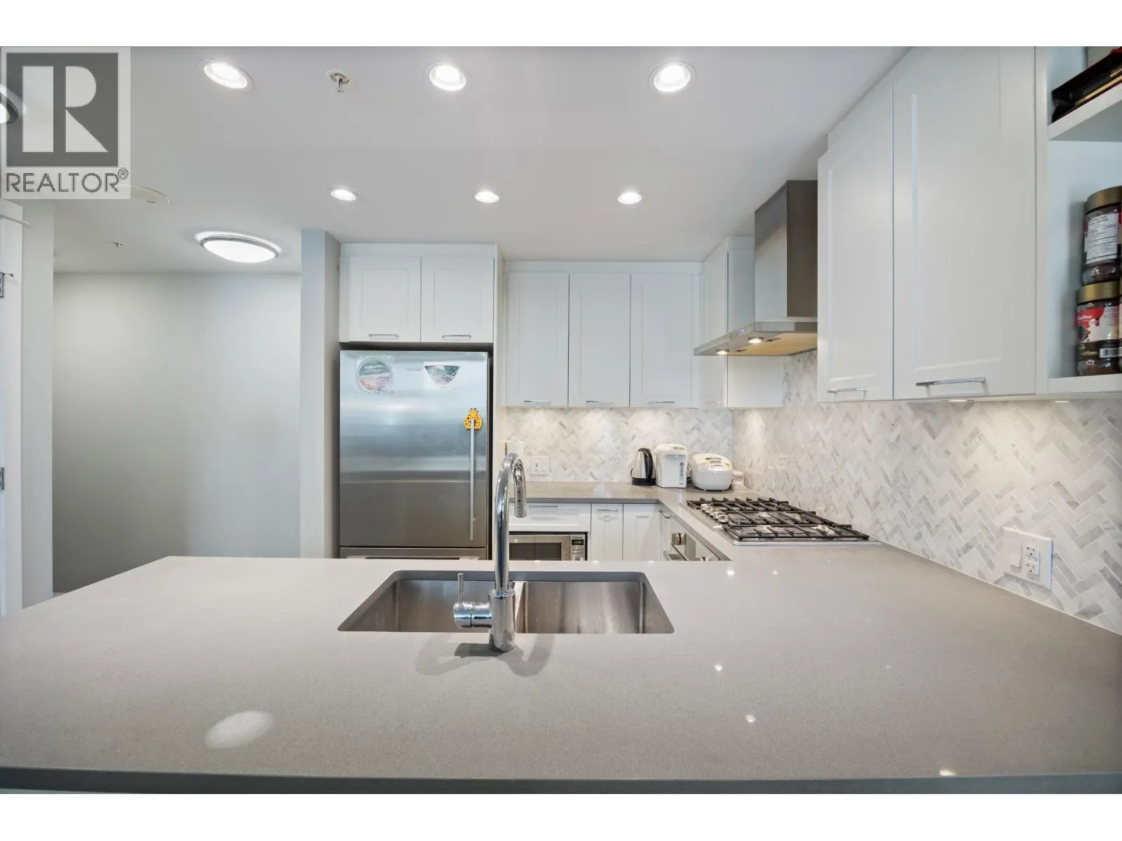 1401 520 COMO LAKE AVENUE