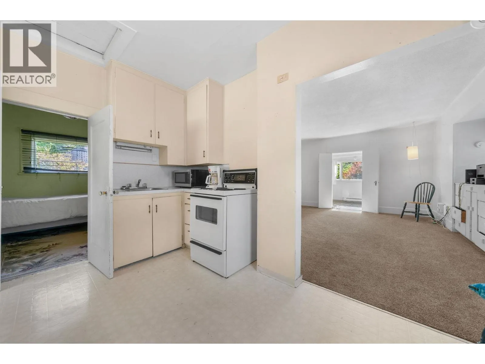652 W 14TH STREET