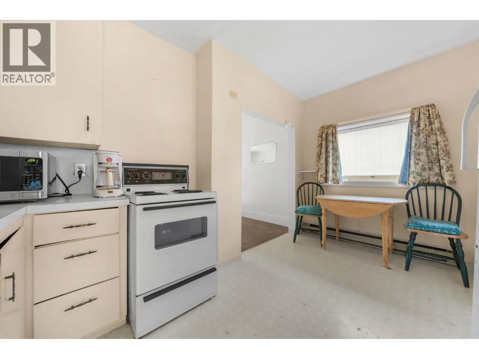 652 W 14TH STREET