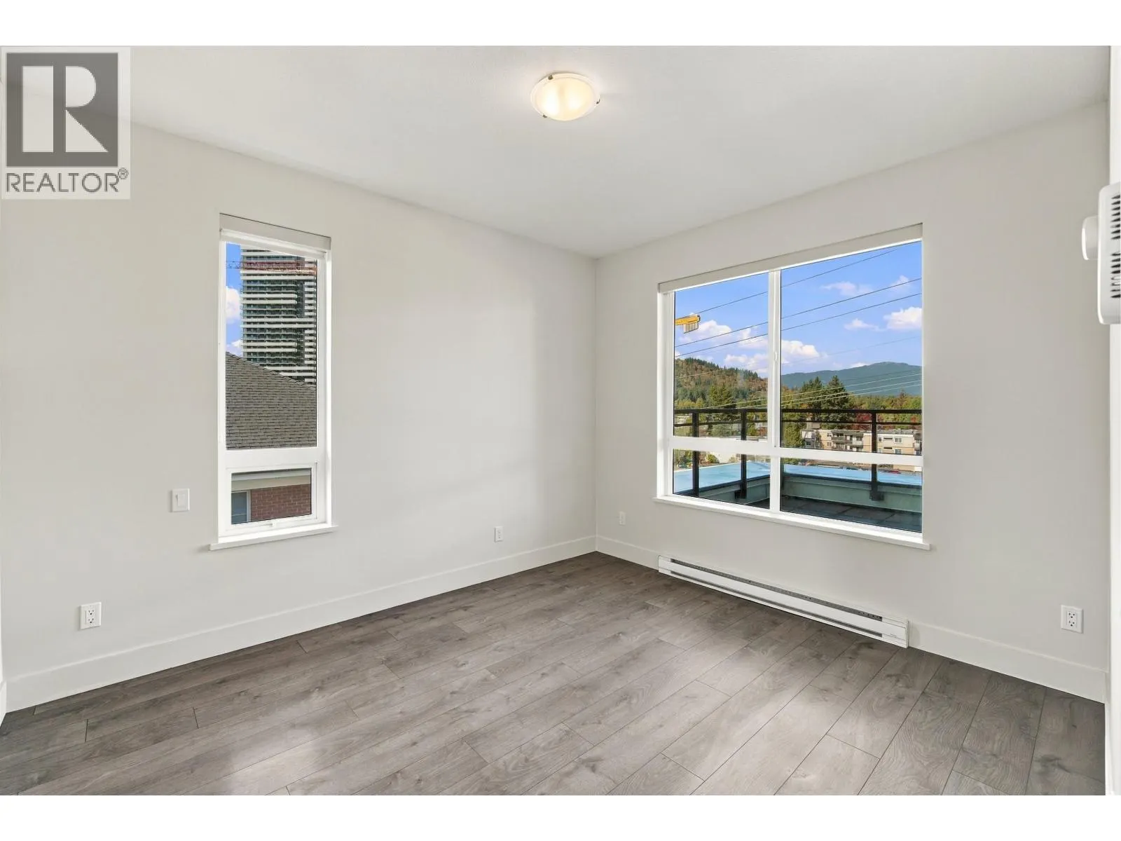 410 630 COMO LAKE AVENUE