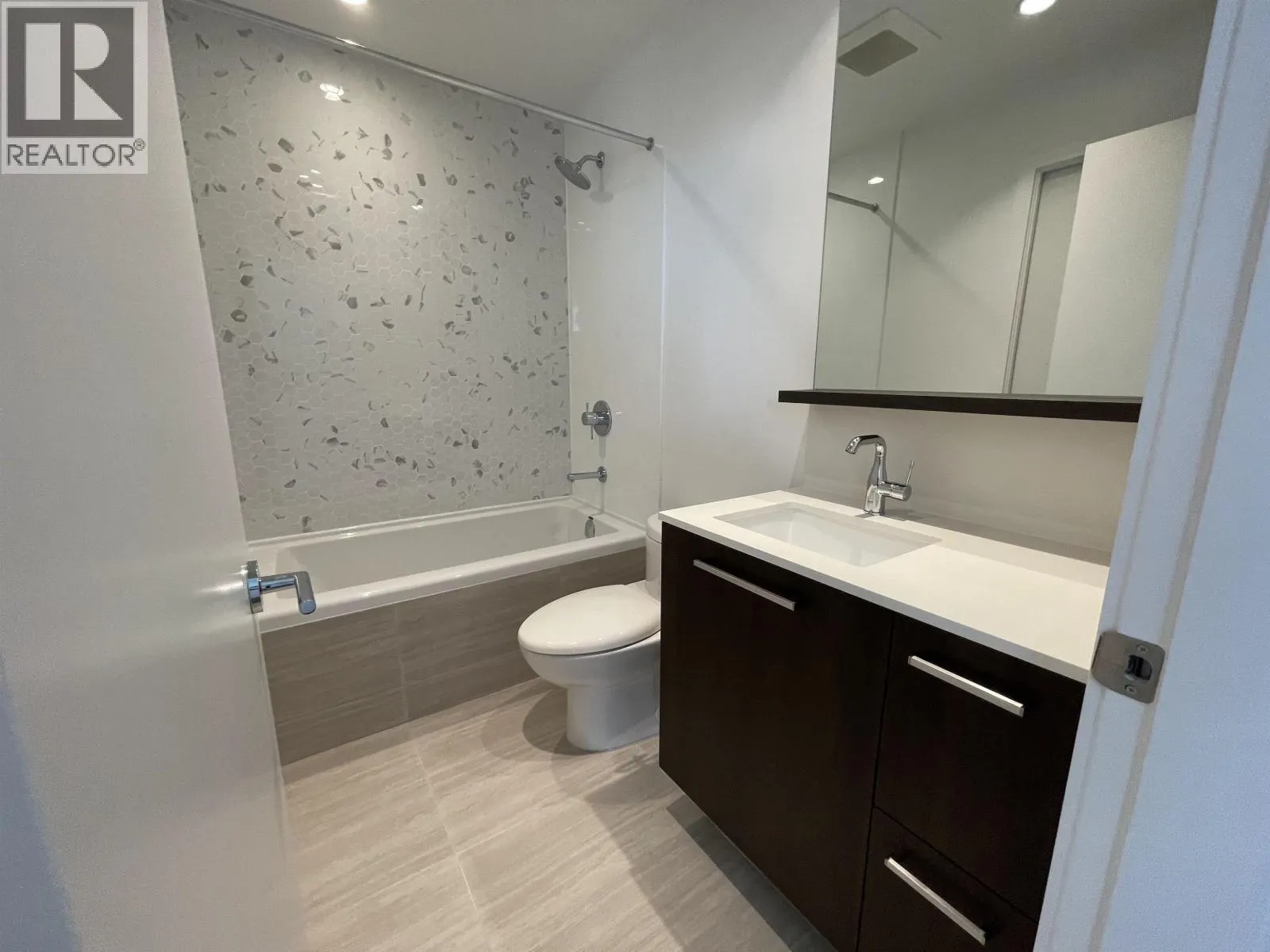 1509 567 CLARKE ROAD