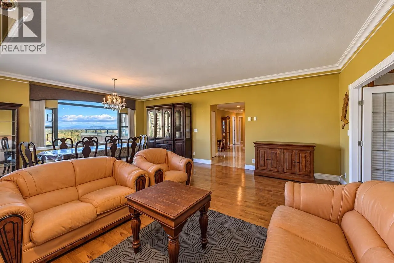 2102 3071 GLEN DRIVE