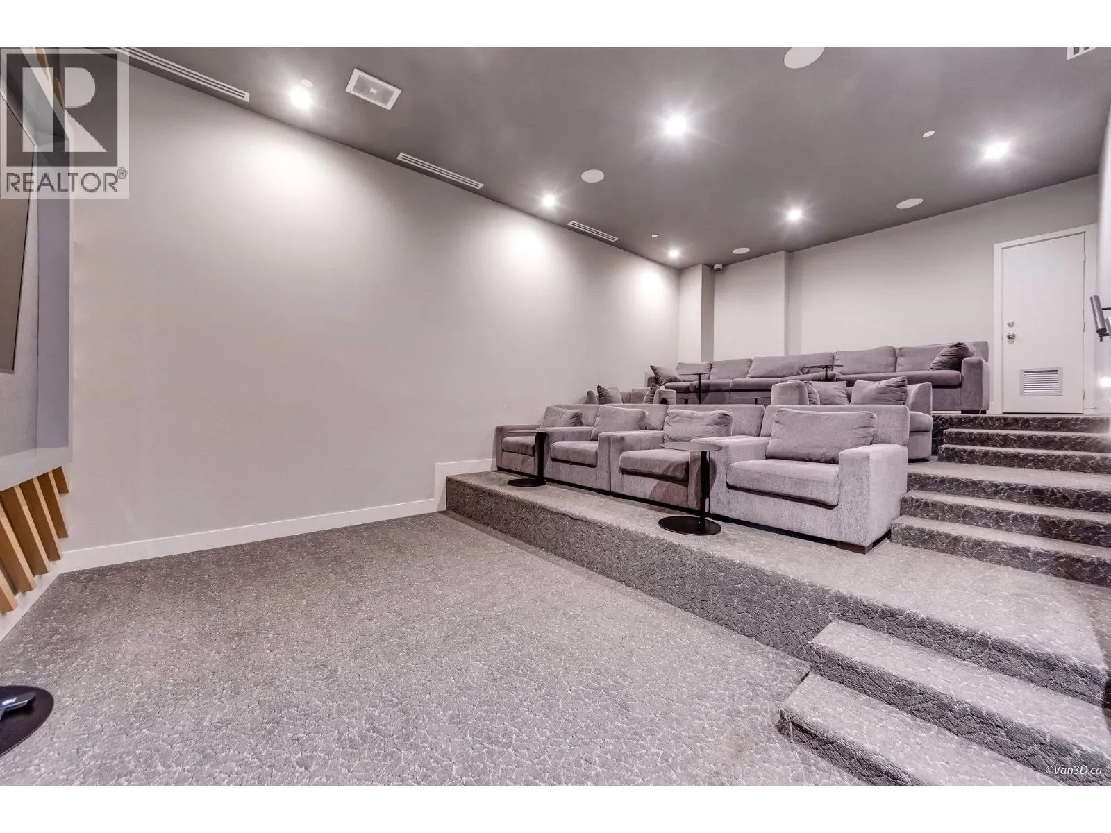2408 530 WHITING WAY