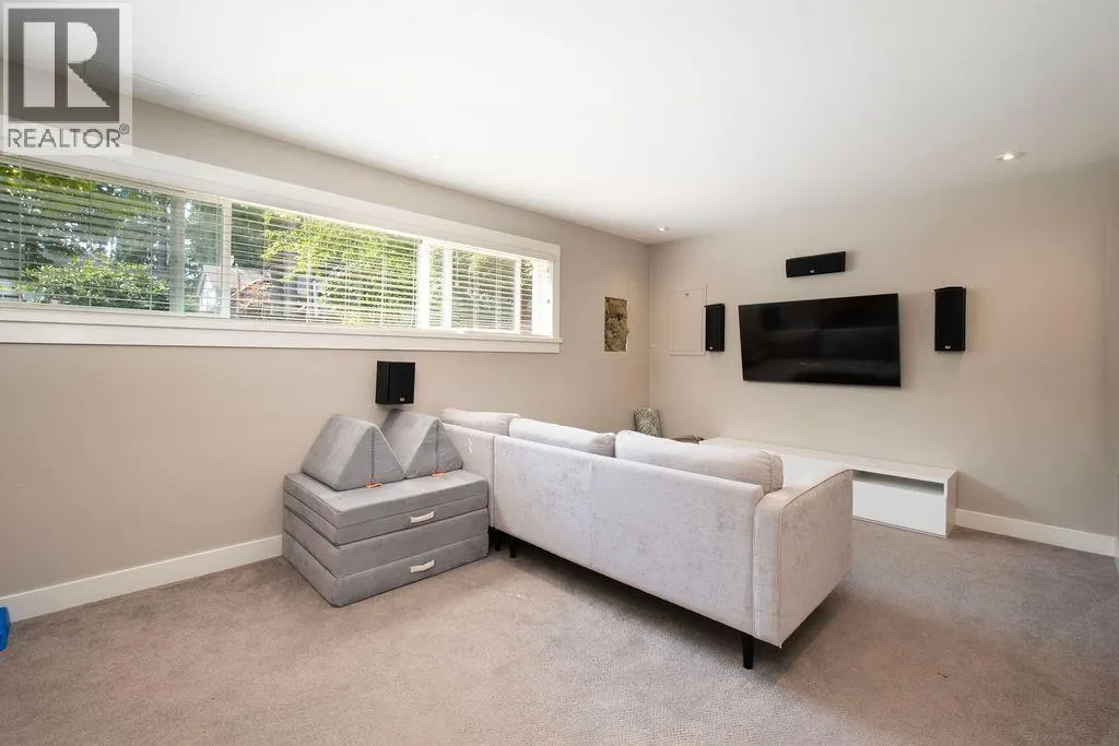 1218 W 22ND STREET