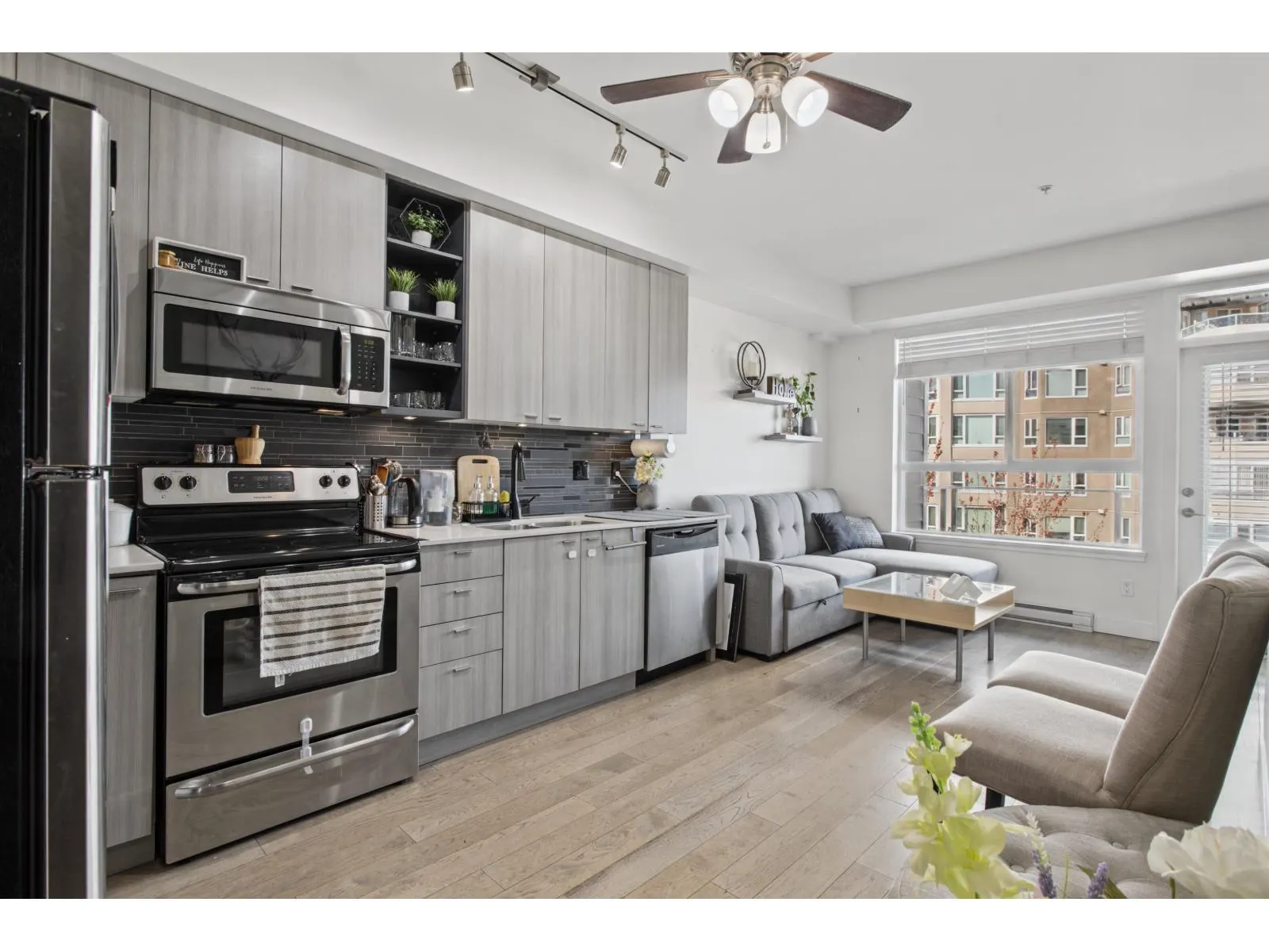 512 3080 GLADWIN ROAD