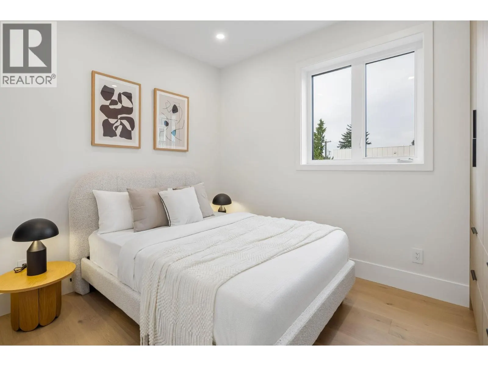934 W 57TH AVENUE
