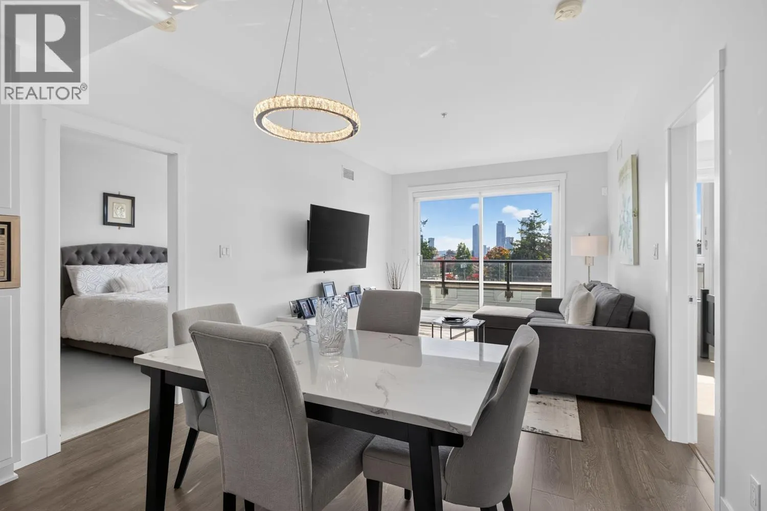 508 4477 HASTINGS STREET