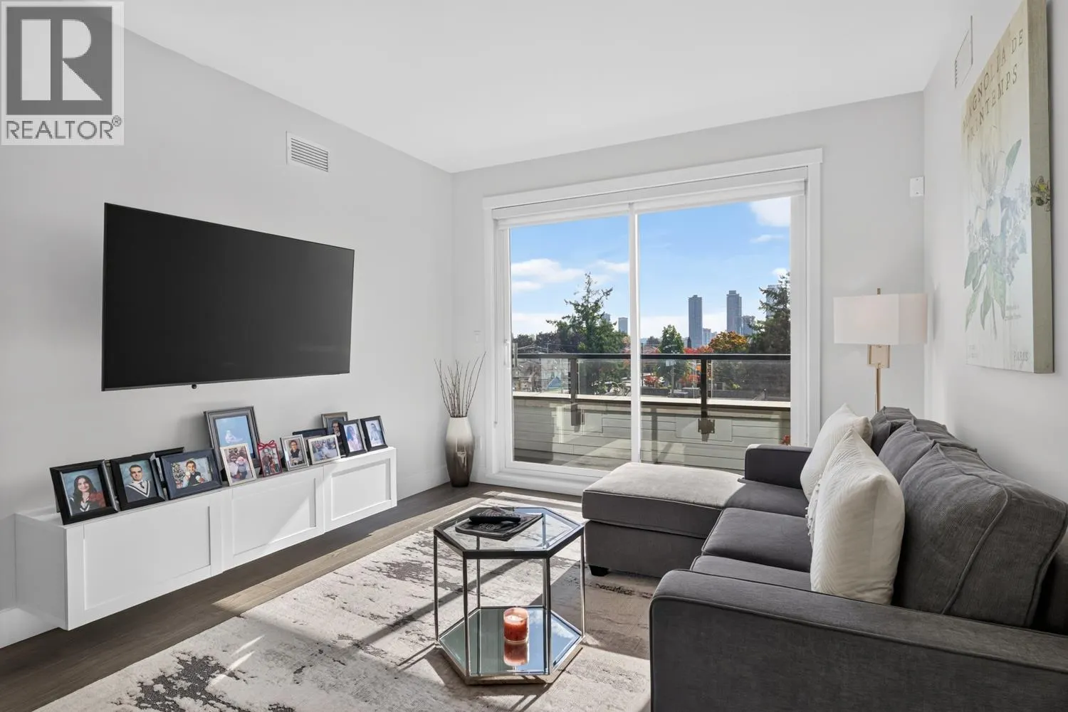 508 4477 HASTINGS STREET