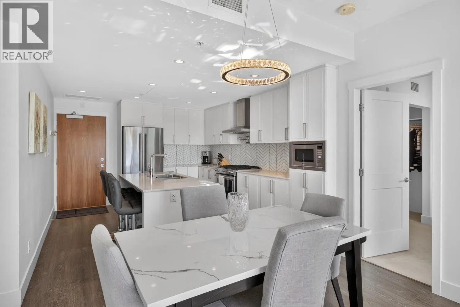 508 4477 HASTINGS STREET