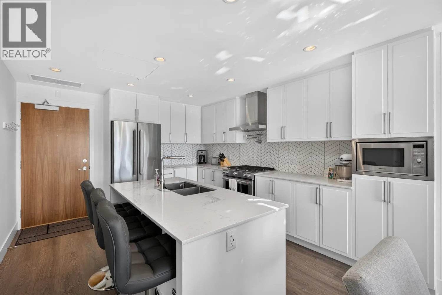 508 4477 HASTINGS STREET