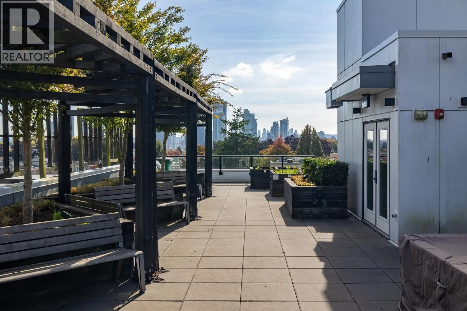 508 4477 HASTINGS STREET