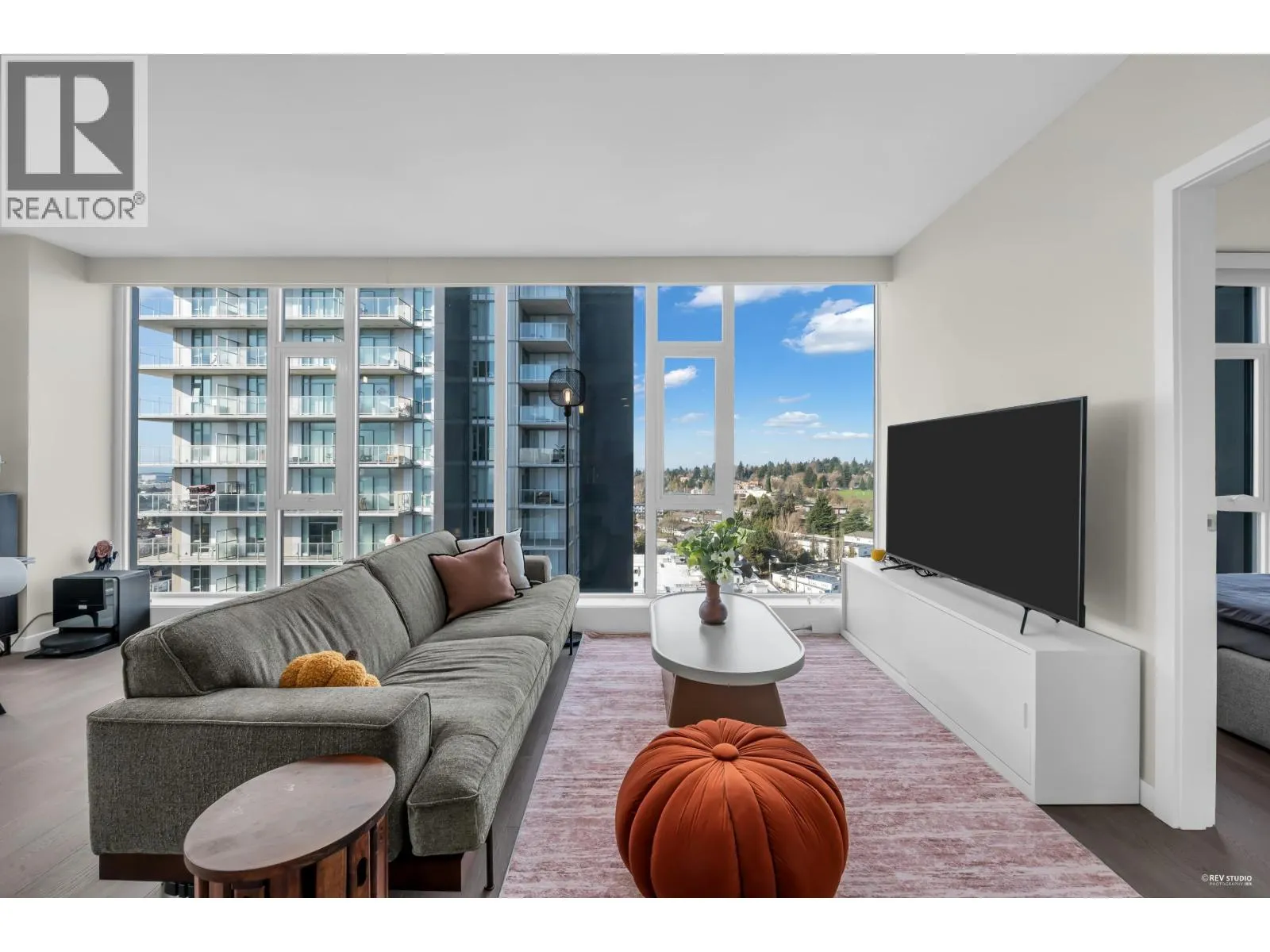 1906 7433 CAMBIE STREET