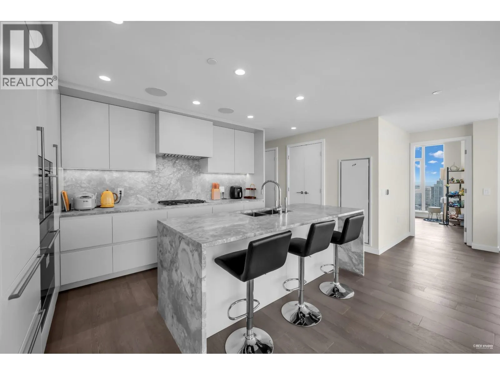 1906 7433 CAMBIE STREET