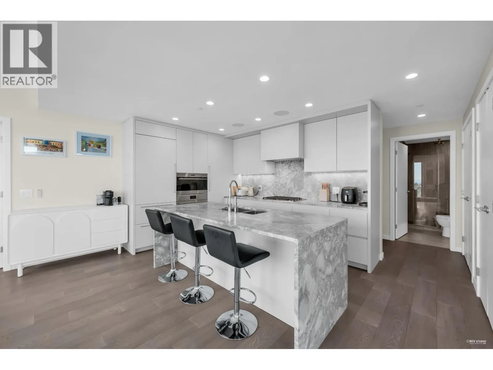 1906 7433 CAMBIE STREET