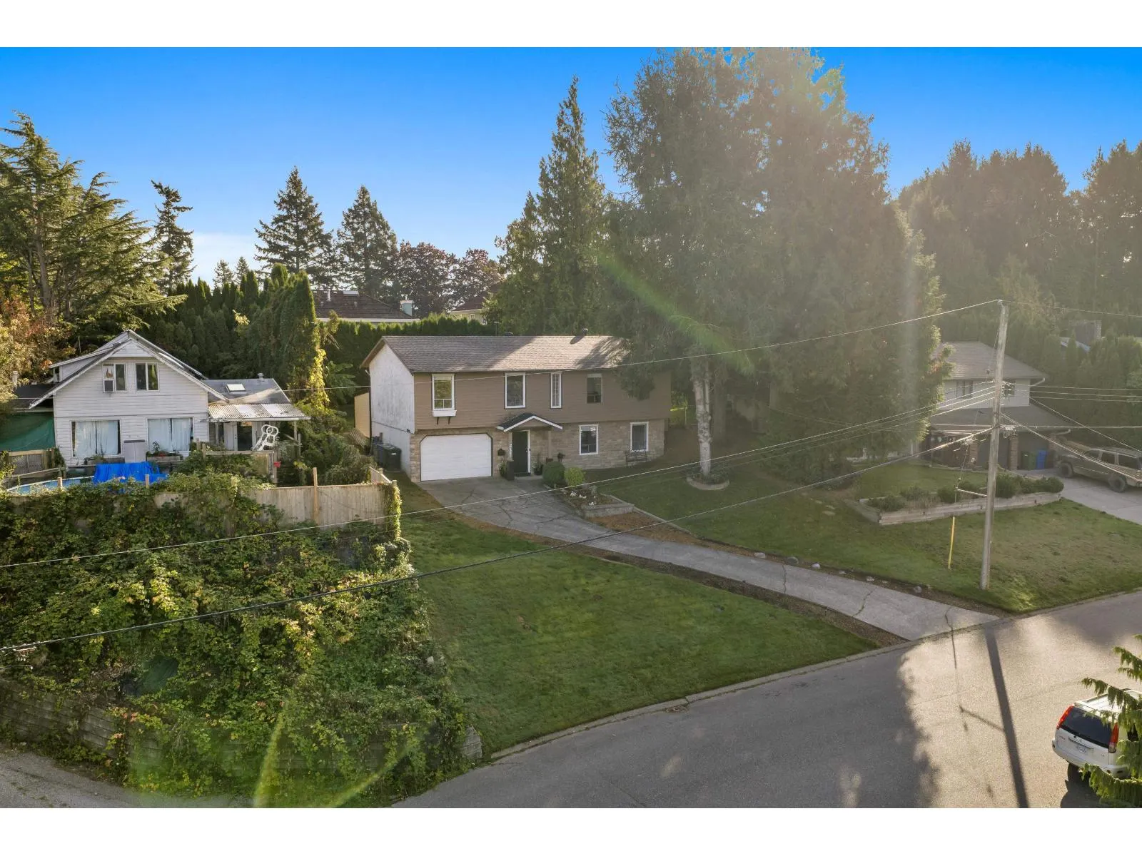 2734 VALEMONT CRESCENT
