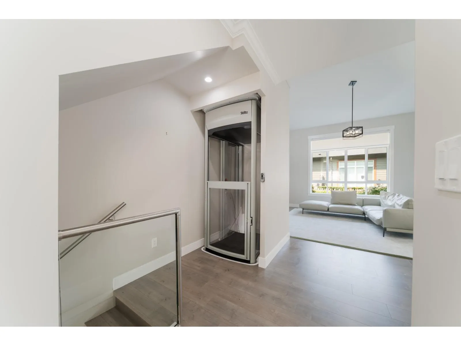 17033 FRASER HIGHWAY