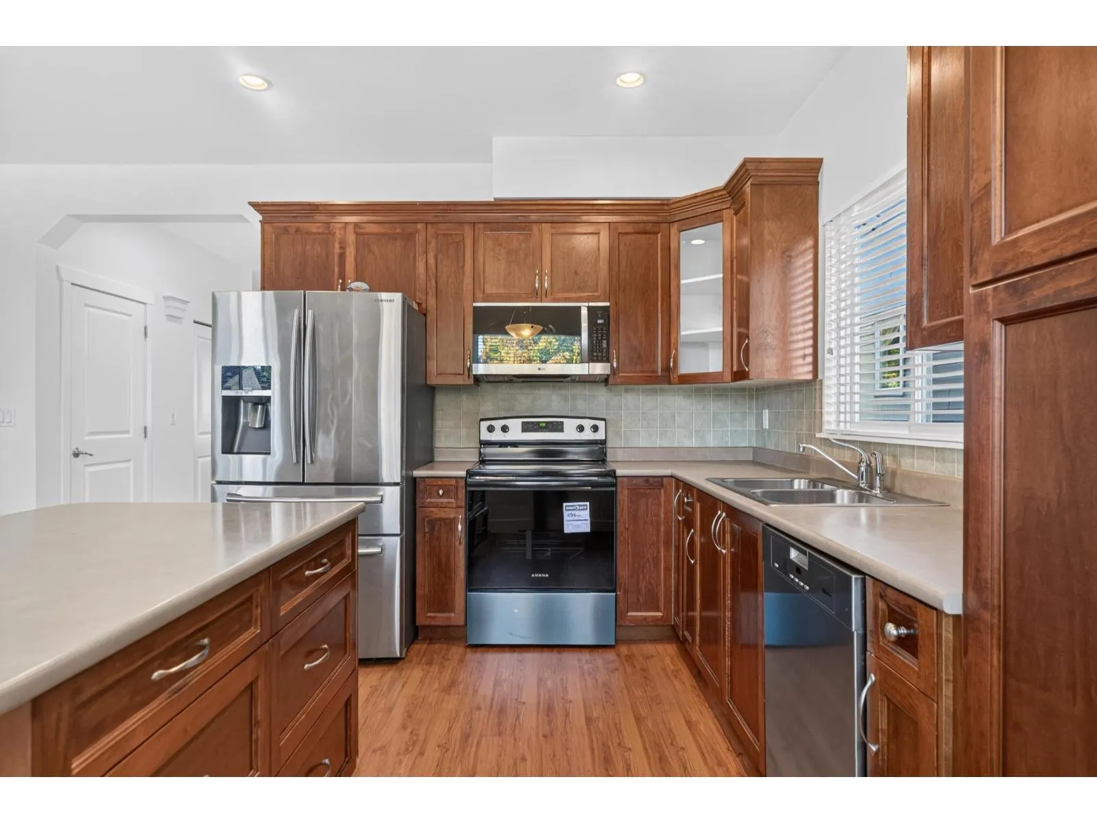 6110 150 STREET