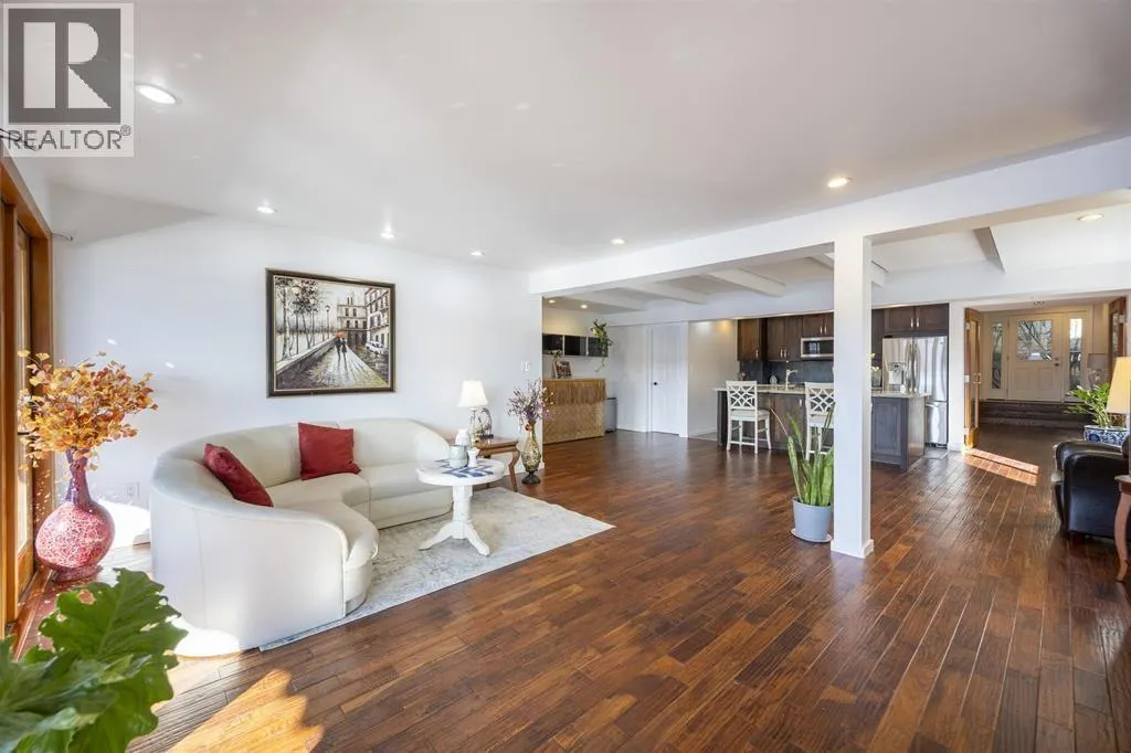 936 ALDERSIDE ROAD