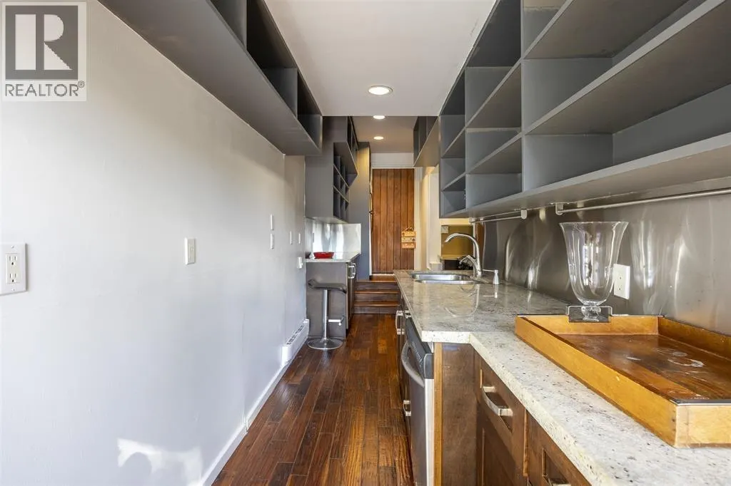 936 ALDERSIDE ROAD