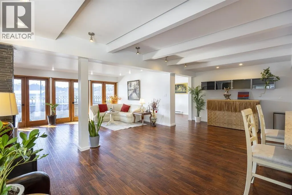 936 ALDERSIDE ROAD