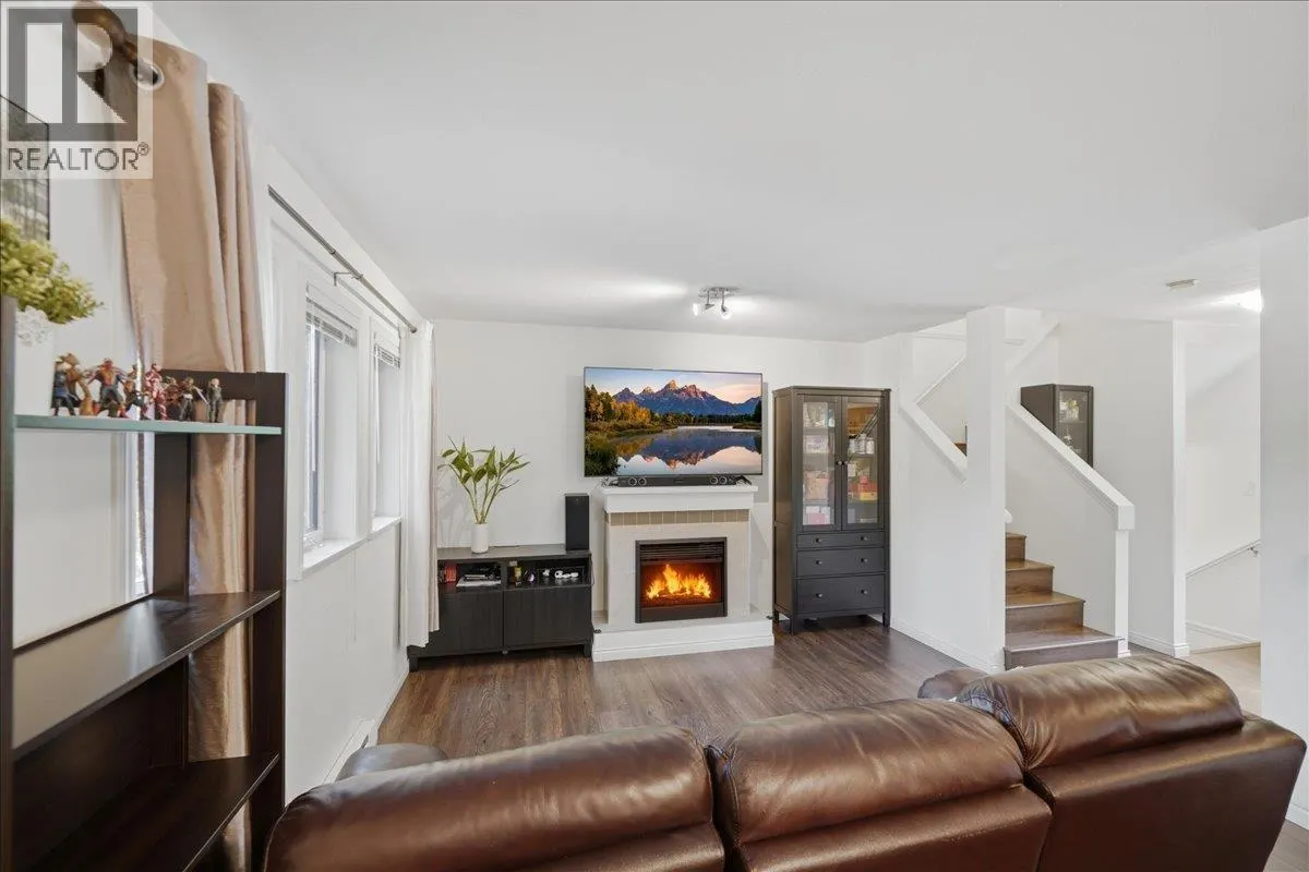 1 7128 17TH AVENUE