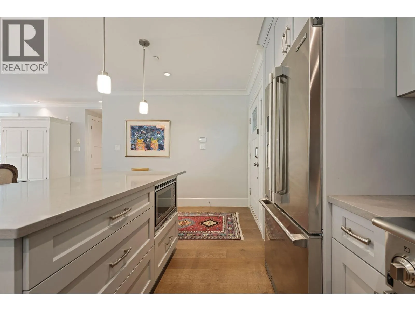 330 W 14TH AVENUE