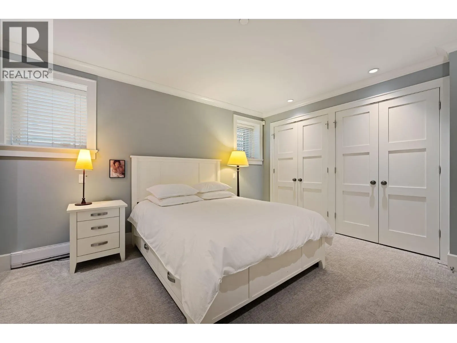 330 W 14TH AVENUE