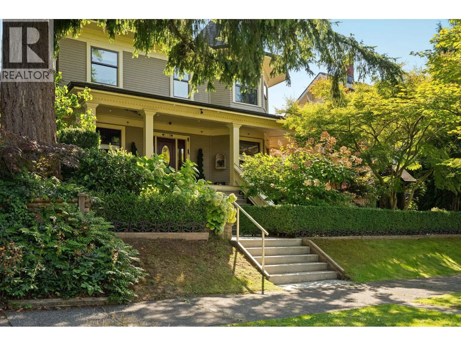 330 W 14TH AVENUE