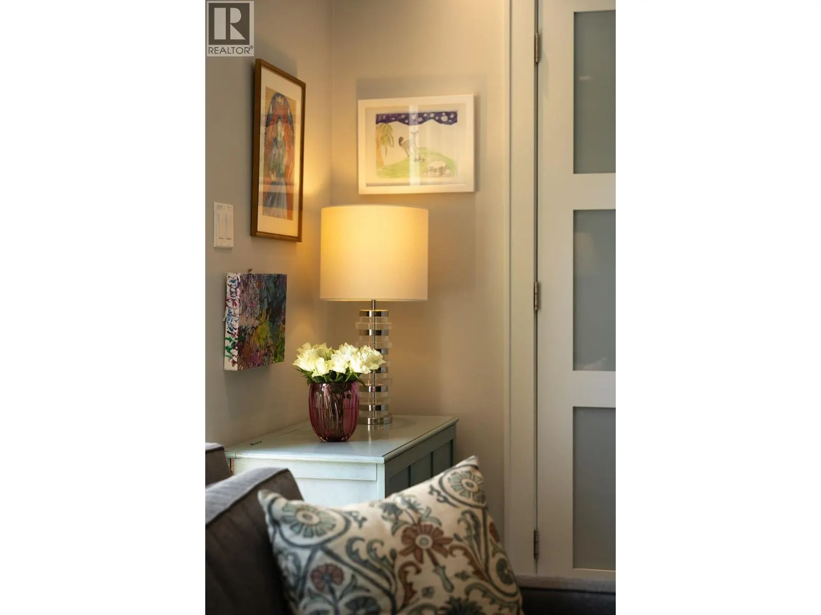 330 W 14TH AVENUE