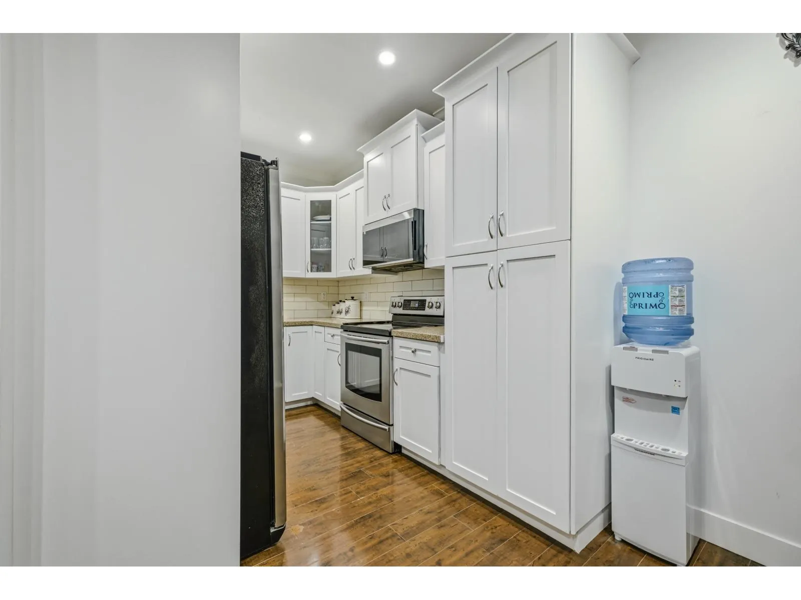 B3 19292 72A AVENUE