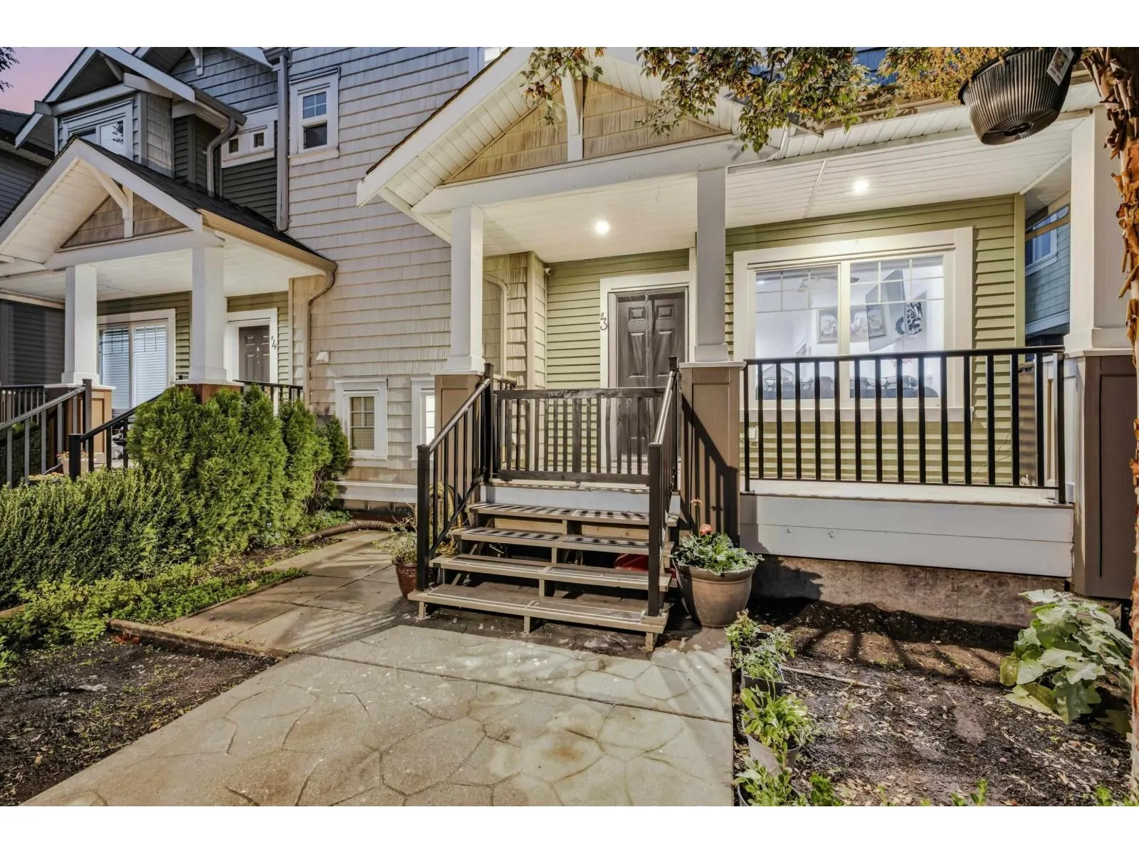 B3 19292 72A AVENUE