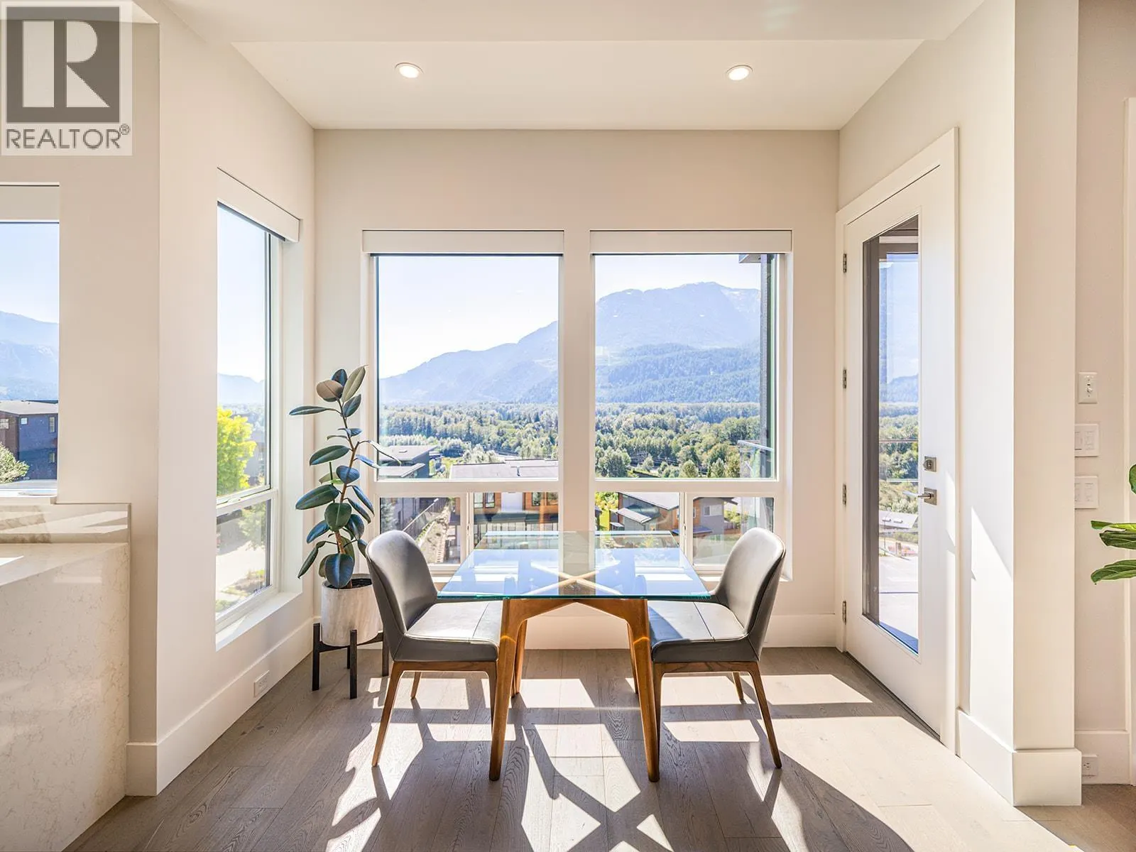 41301 HORIZON DRIVE