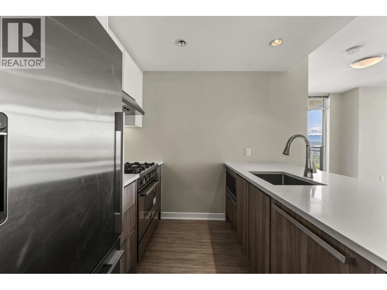 3705 4900 LENNOX LANE
