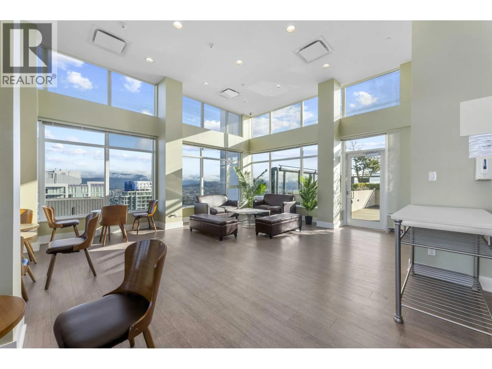 3705 4900 LENNOX LANE
